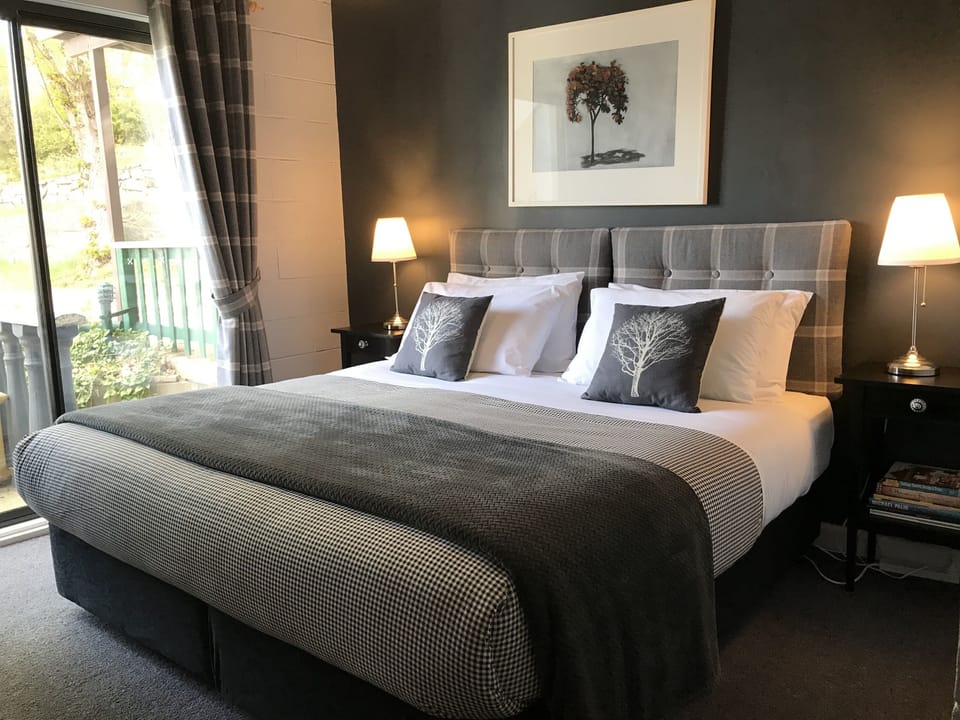 Double Room | Blackout drapes, iron/ironing board, free WiFi, bed sheets