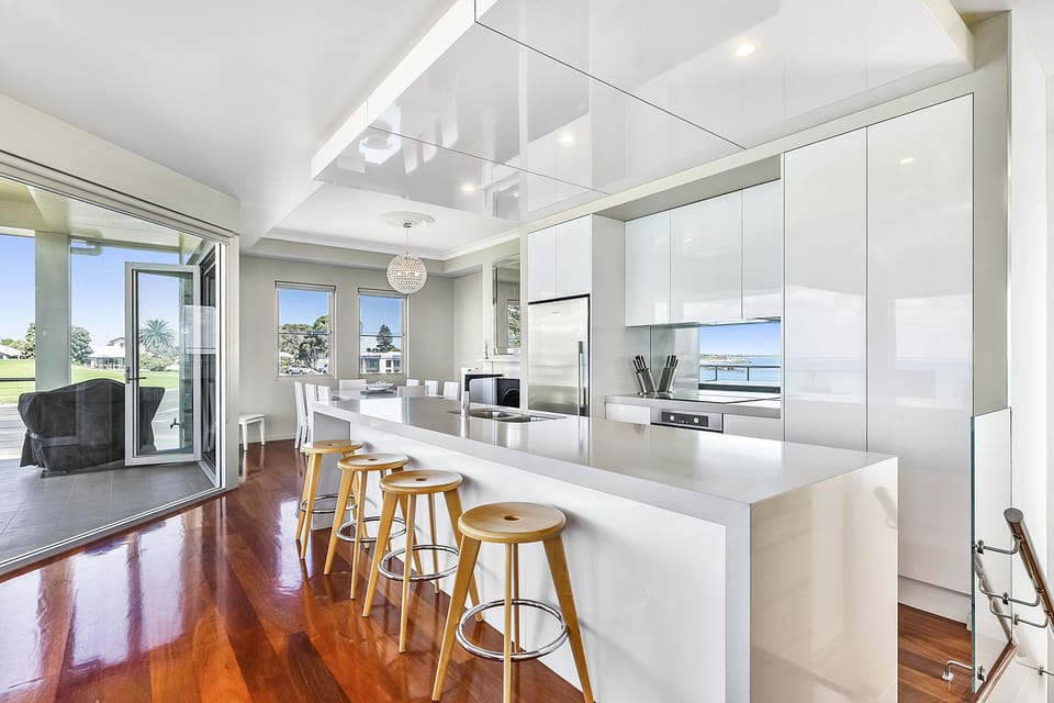 Luxury House, 4 Bedrooms, Beach View, Beachfront | Private kitchen | Fridge, microwave, oven, stovetop