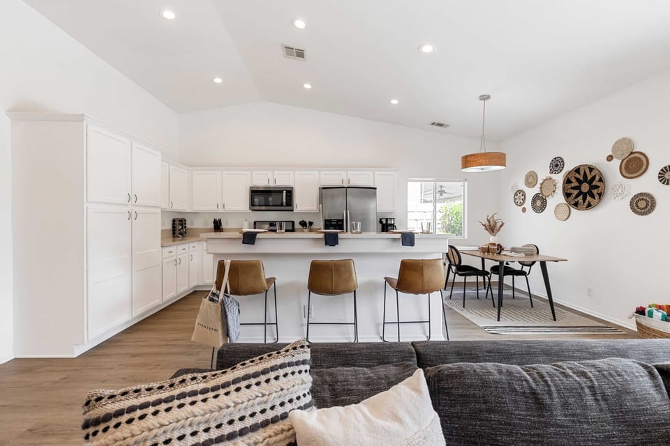 House (4 Bedrooms) | Interior