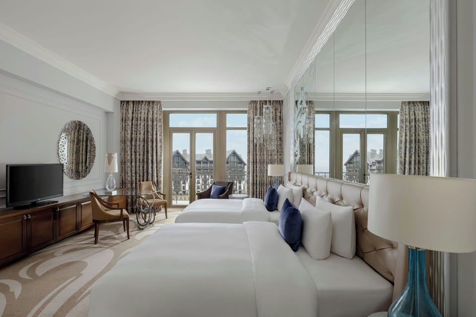 Deluxe Room, Smoking, Resort View | Minibar, in-room safe, desk, soundproofing