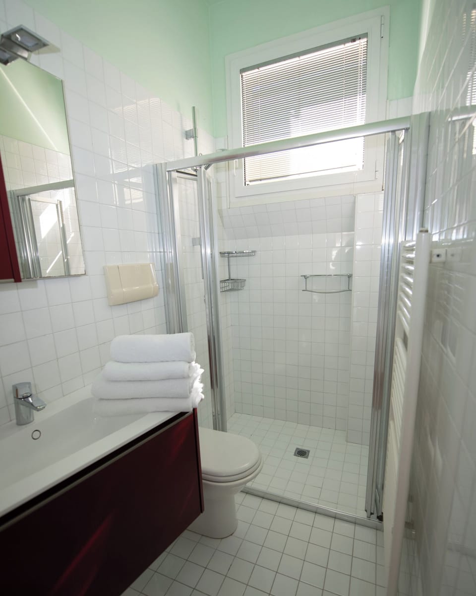 Superior Apartment, Terrace, Tower | Bathroom