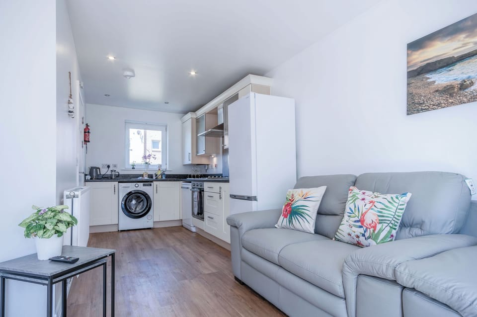 32-inch Smart TV with cable channels