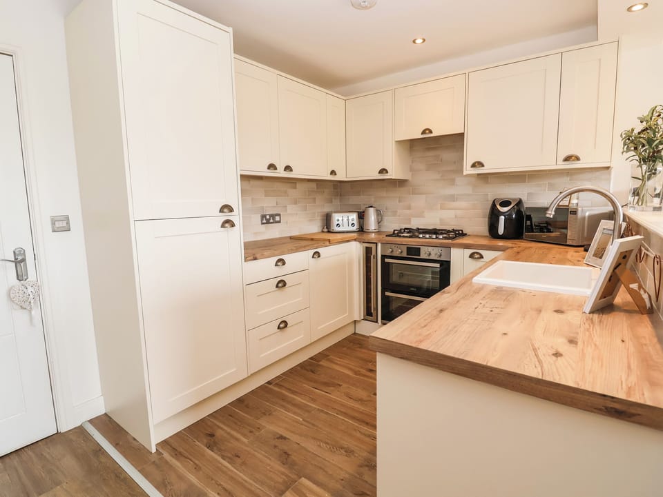 Fridge, dishwasher, electric kettle, toaster