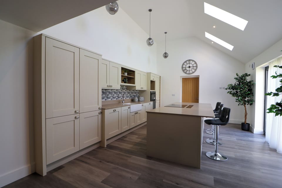 House | Private kitchen | Fridge, microwave, oven, stovetop