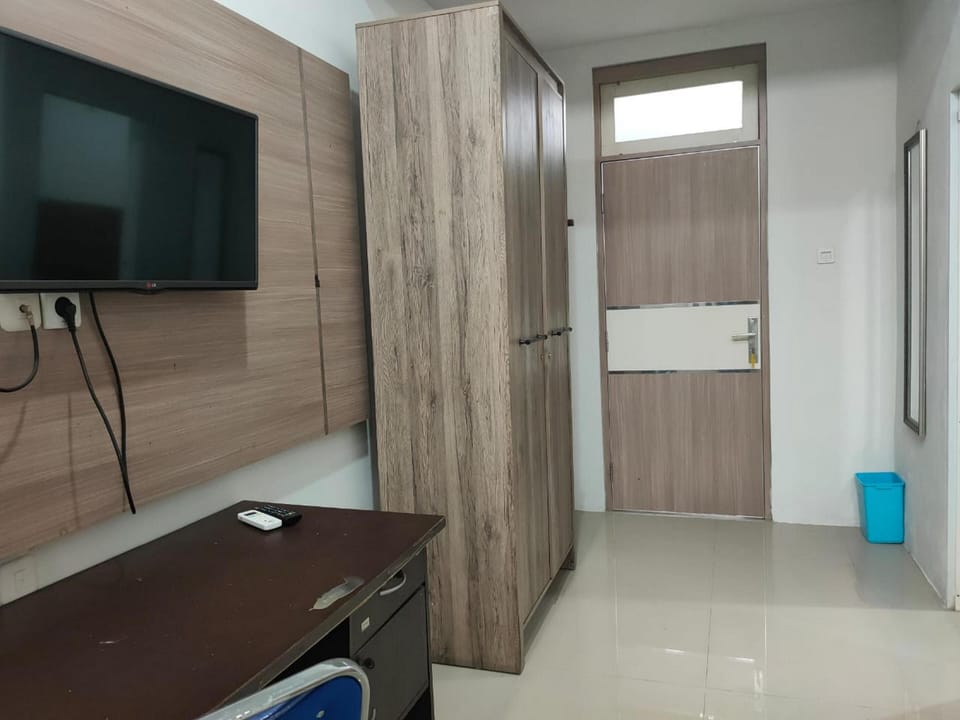 Basic Double Room | Laptop workspace, WiFi (free), bed sheets