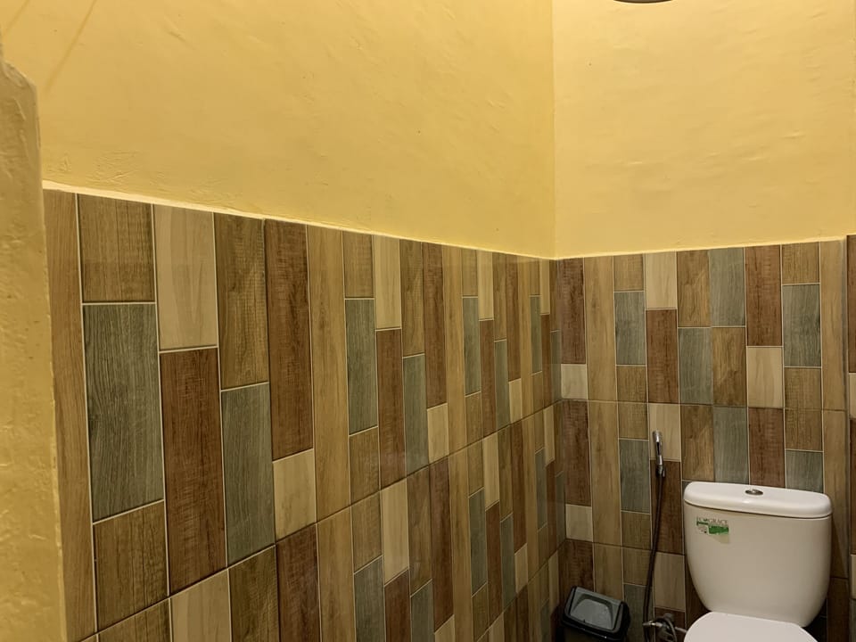 Standard Double Room | Bathroom | Shower, towels