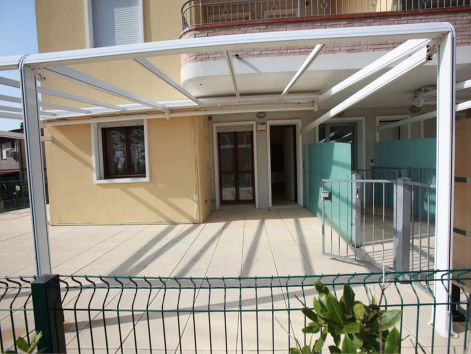 Apartment, 2 Bedrooms, Patio | Property entrance