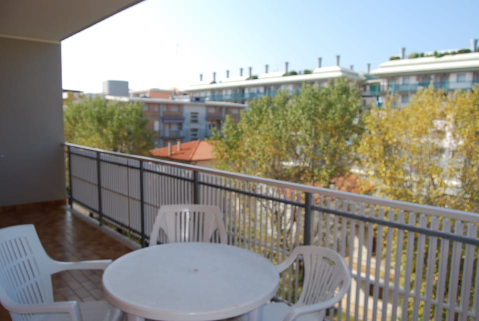 Apartment, 2 Bedrooms, Balcony, Garden View | Balcony