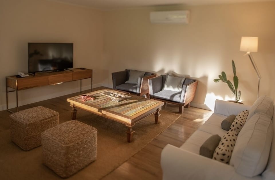 Family Room | Living area | 43-inch LED TV with satellite channels
