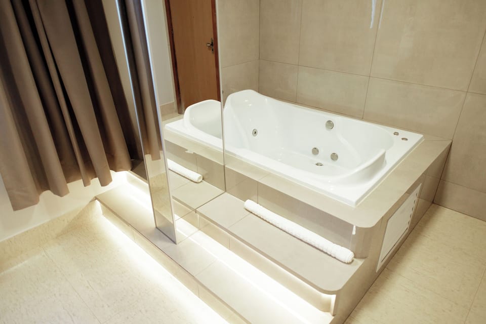 Presidential Double Room | Desk, laptop workspace, free WiFi