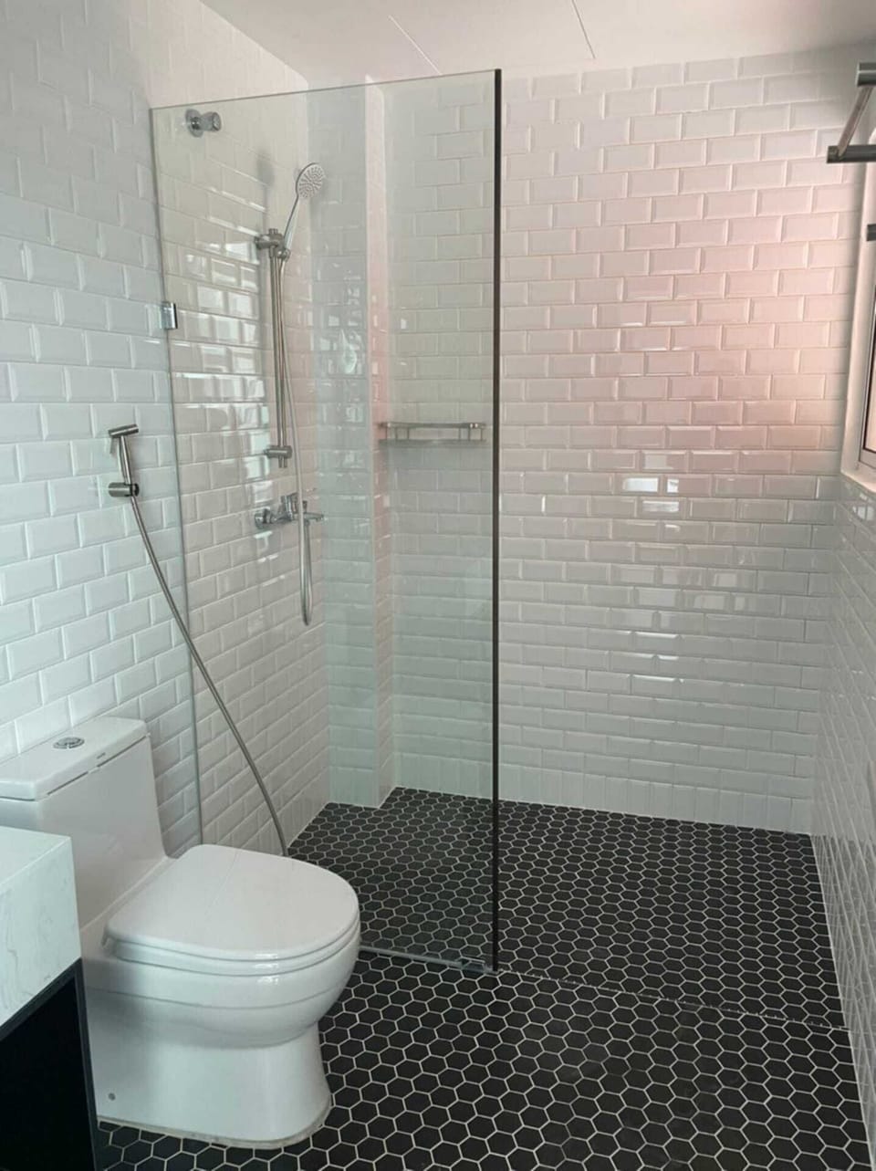 Standard Studio | Bathroom | Free toiletries, bidet