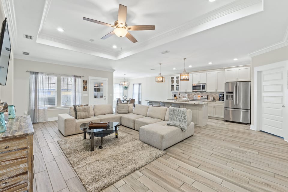 House | Living area | 60-inch Smart TV with digital channels, Netflix, Hulu