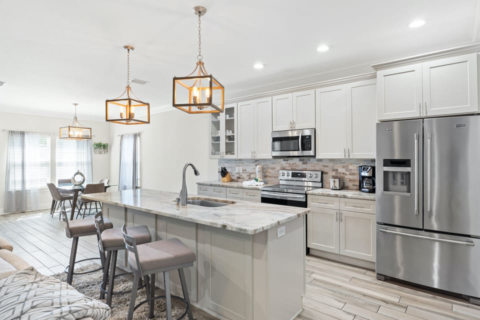 House | Private kitchen | Full-size fridge, microwave, oven, stovetop