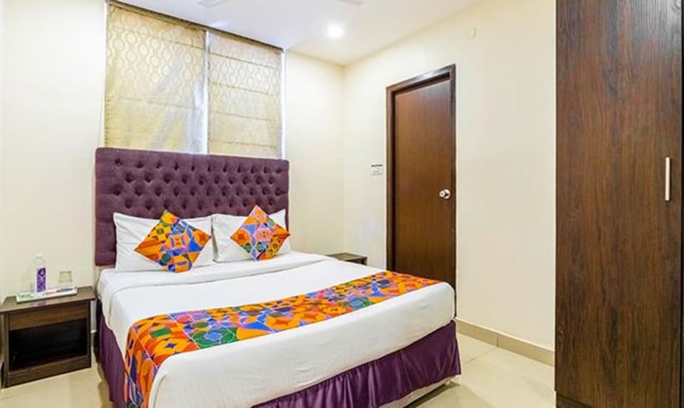 Egyptian cotton sheets, premium bedding, in-room safe, free WiFi
