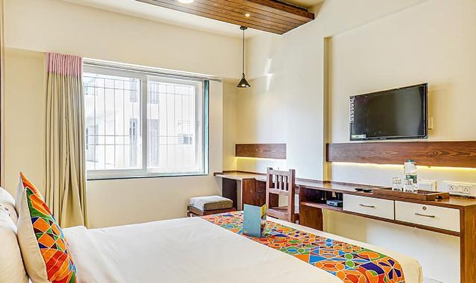 Egyptian cotton sheets, premium bedding, in-room safe, free WiFi