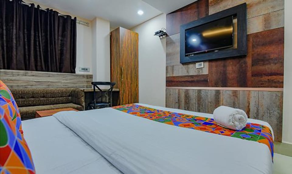 Egyptian cotton sheets, premium bedding, in-room safe