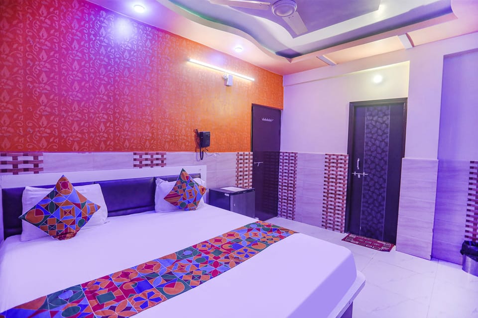 Deluxe Room | Egyptian cotton sheets, premium bedding, in-room safe, desk
