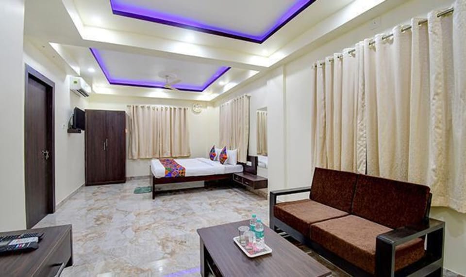 Egyptian cotton sheets, premium bedding, in-room safe, soundproofing