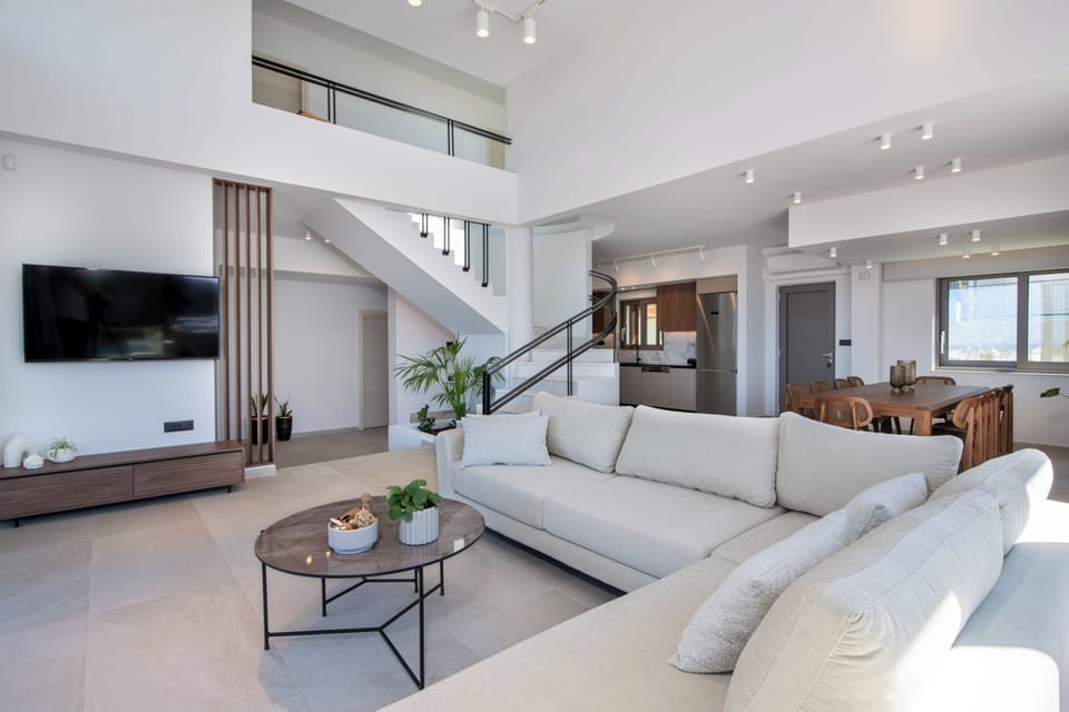 Deluxe Villa, Private Pool, Sea View | Living room | 55-inch Smart TV with satellite channels, Netflix, streaming services