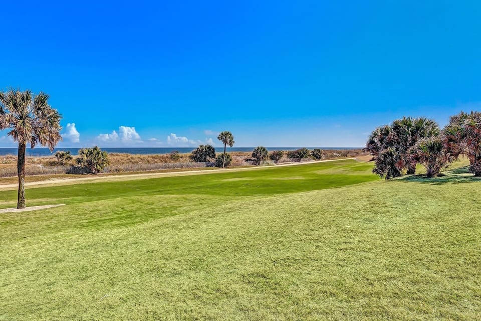 Condo, 3 Bedrooms | Golf