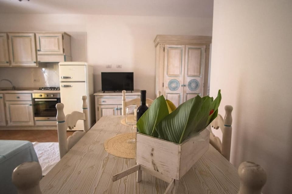 Apartment, 1 Bedroom | Dining