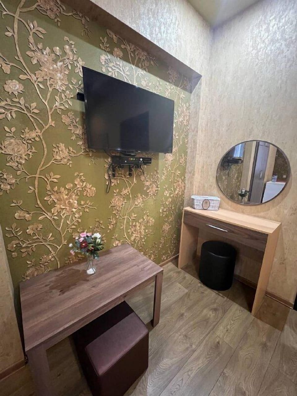 Triple Room | In-room safe, soundproofing, free WiFi, bed sheets