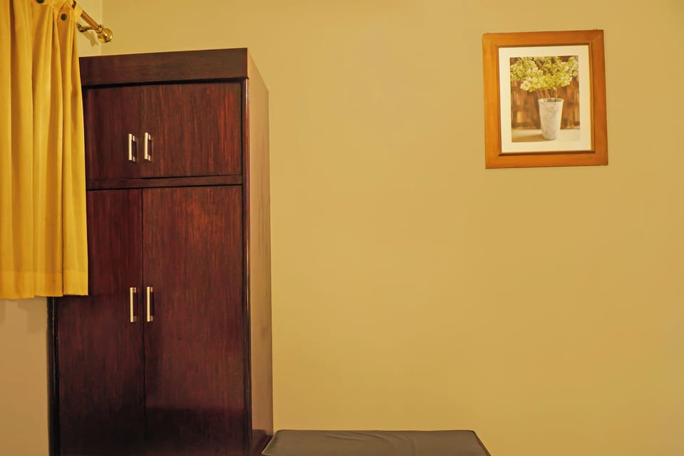 Deluxe Double Room | Laptop workspace, WiFi (free), bed sheets