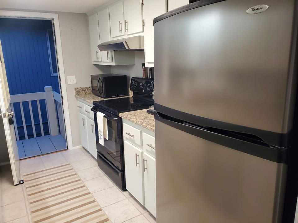 Cottage, Ensuite | Shared kitchen | Ice maker