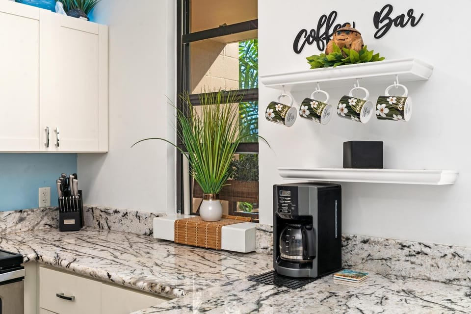 Condo, 1 Bedroom | Private kitchen | Fridge, oven, dishwasher, coffee/tea maker
