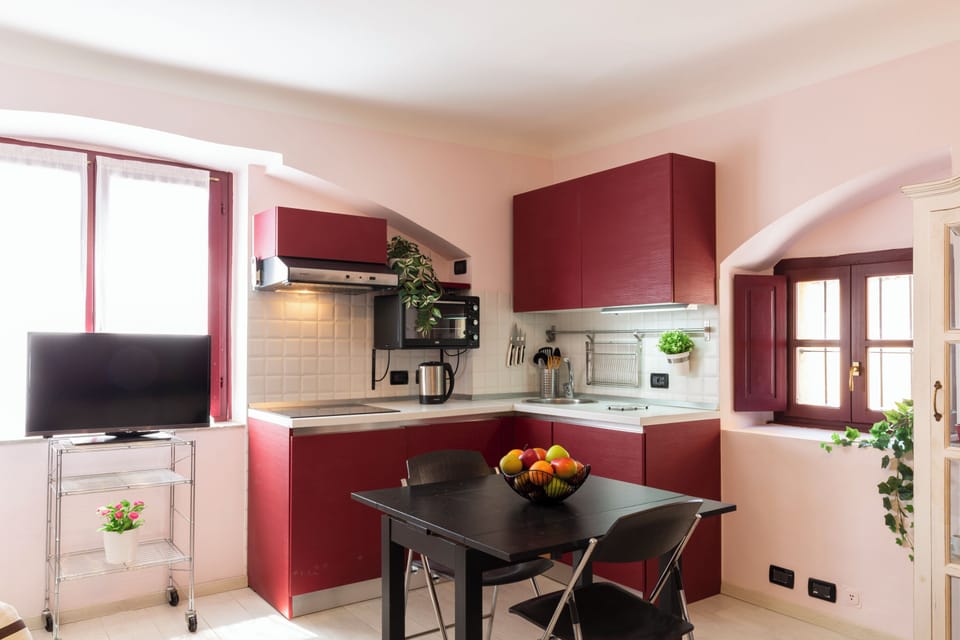 City Studio | Private kitchen | Full-size fridge, stovetop, dishwasher, espresso maker