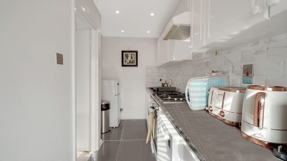 Apartment | Private kitchen | Fridge, microwave, oven, stovetop