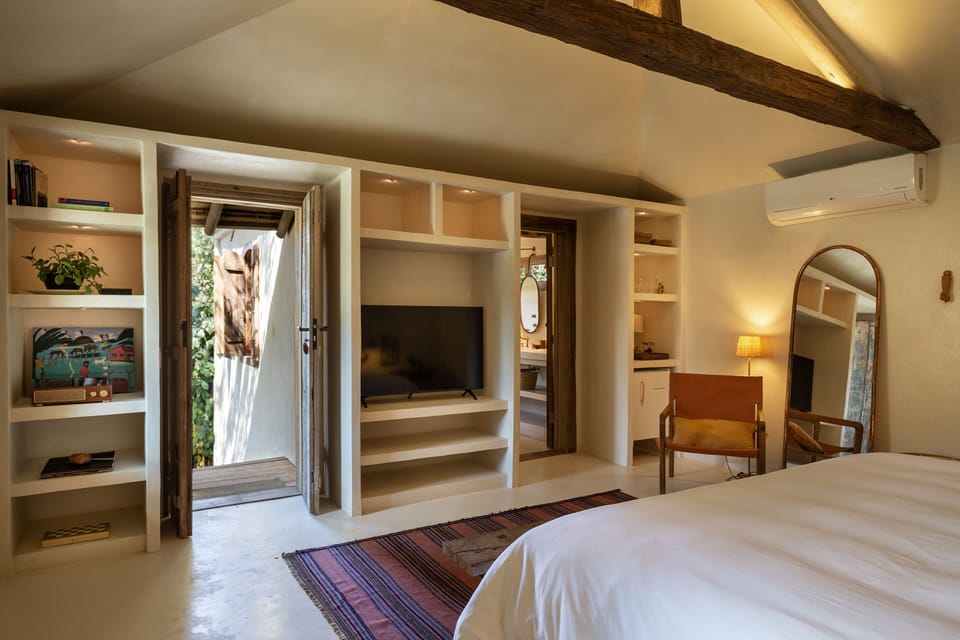 Exclusive Room | Egyptian cotton sheets, premium bedding, down comforters, minibar