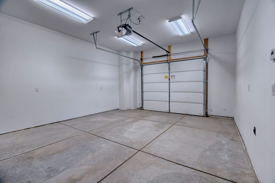 House | 3 bedrooms, iron/ironing board, free WiFi