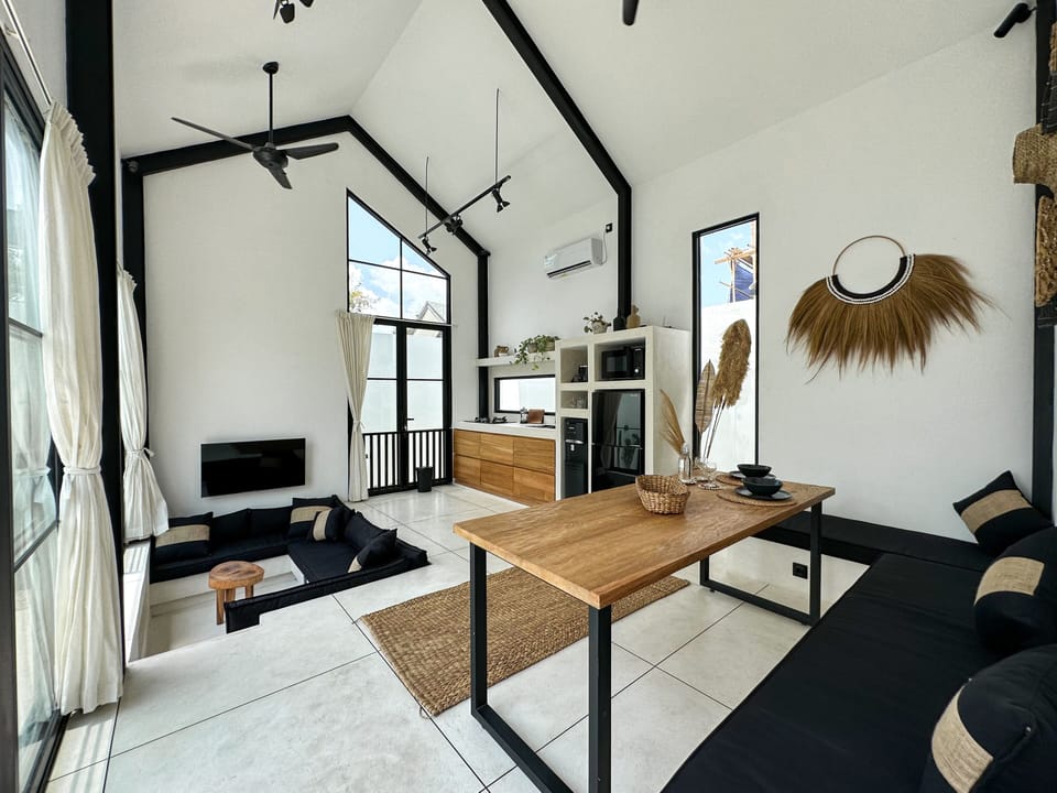 Villa, 1 Bedroom | Living room | TV
