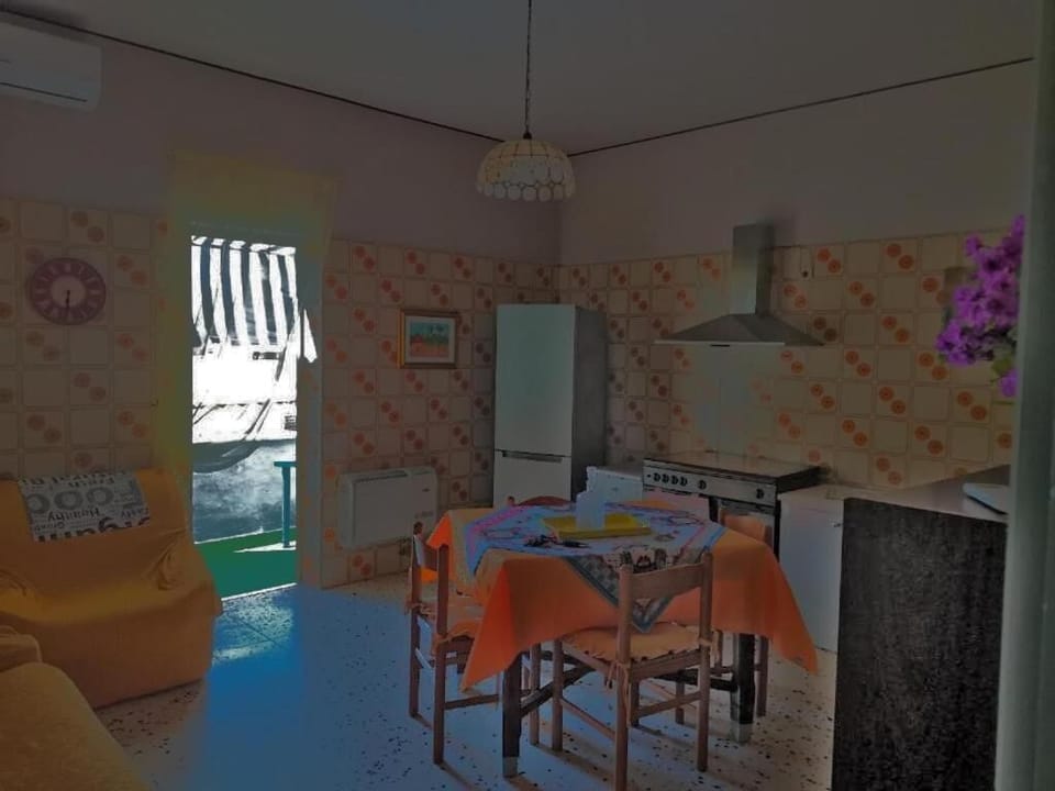 Apartment, 1 Bedroom, Balcony, Garden View | Dining
