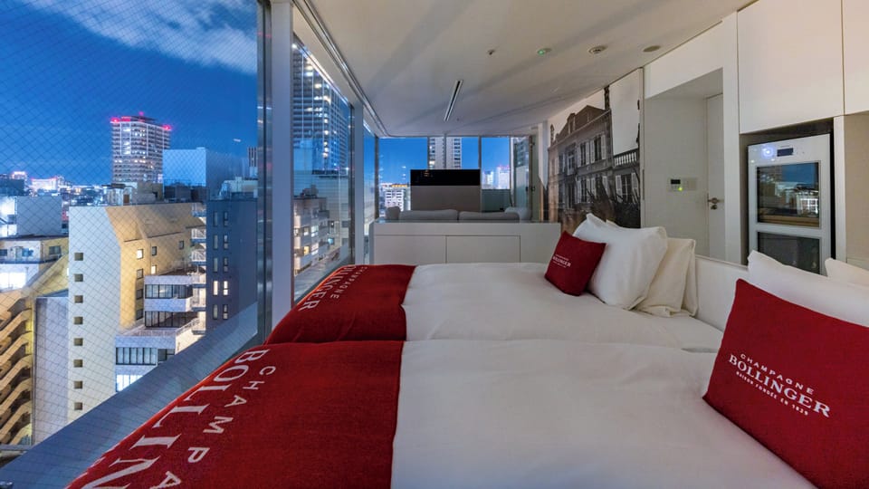 Top Floor Twin Room, Non Smoking (14F, 37 sqm, 1 room per floor) | Down comforters, minibar, in-room safe, individually decorated