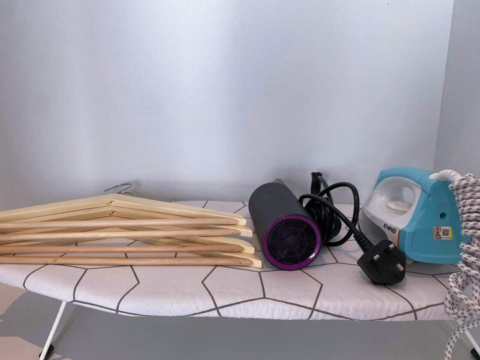 City Apartment | Room amenity