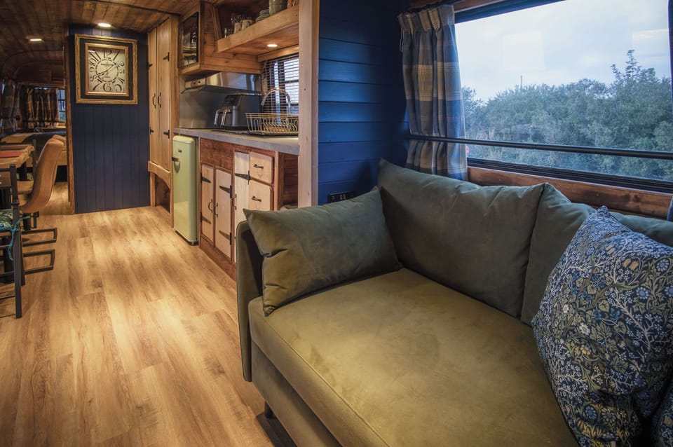 Apartment (1 Bedroom) | Living area | 32-inch Smart TV with cable channels, TV