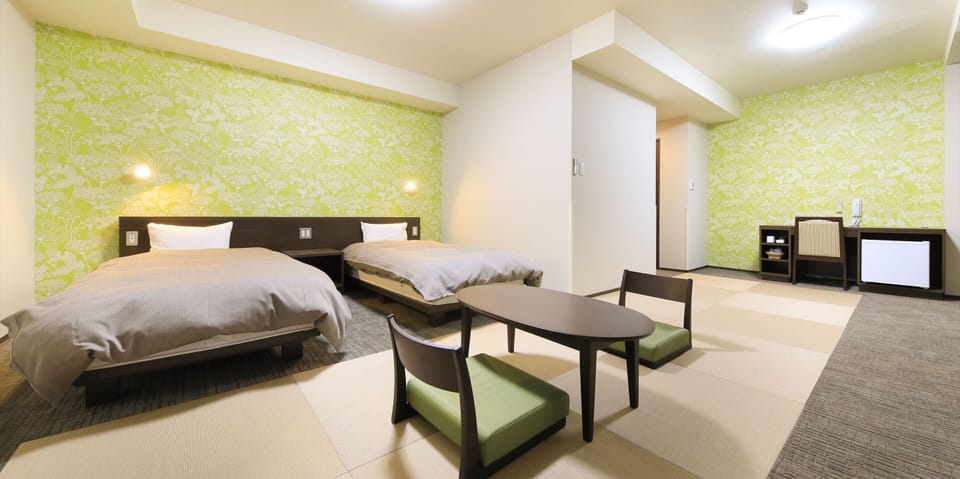 Deluxe Twin, Non-Smoking | 1 bedroom, WiFi (free), bed sheets