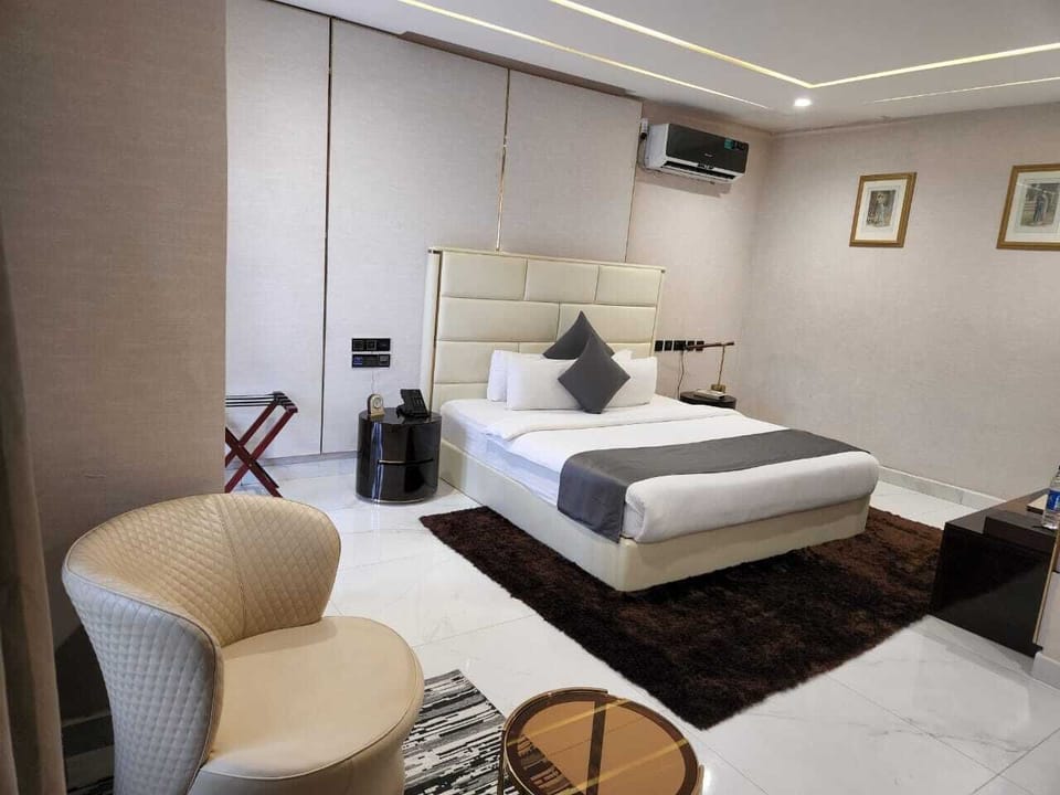 Standard Single Room | Iron/ironing board, free WiFi