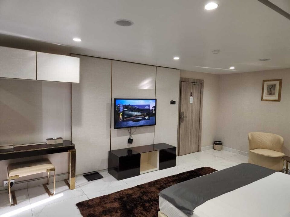 Business Studio | Iron/ironing board, free WiFi