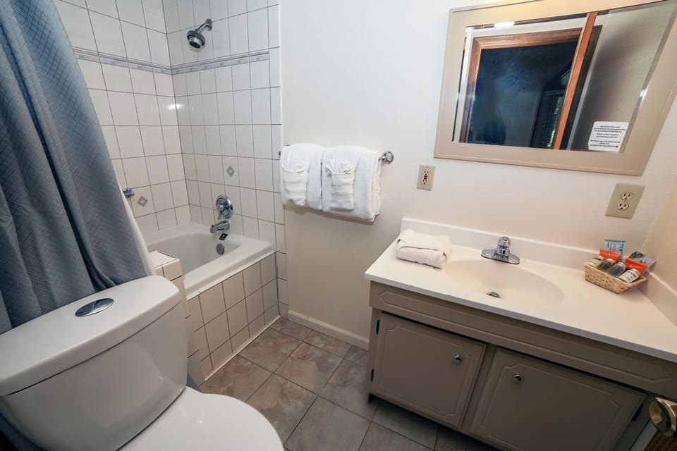 Studio | Bathroom | Towels