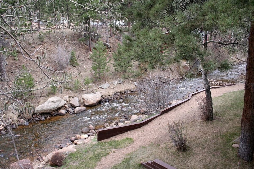 Condo, 2 Bedrooms | Property grounds