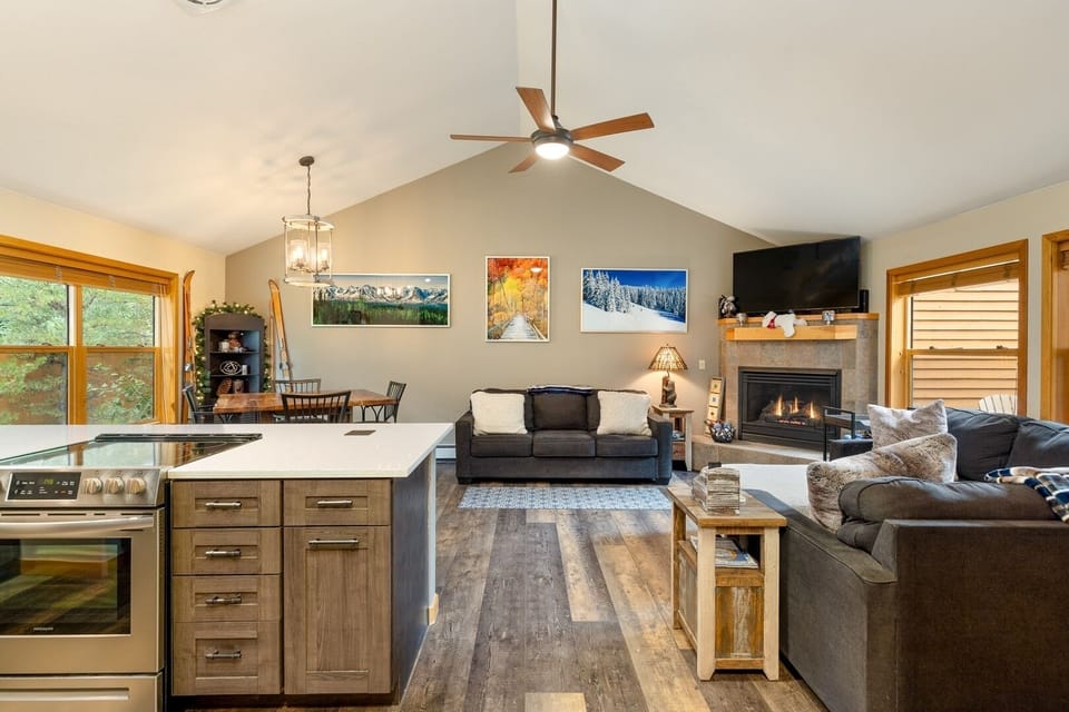 Townhome, 2 Bedrooms | Interior