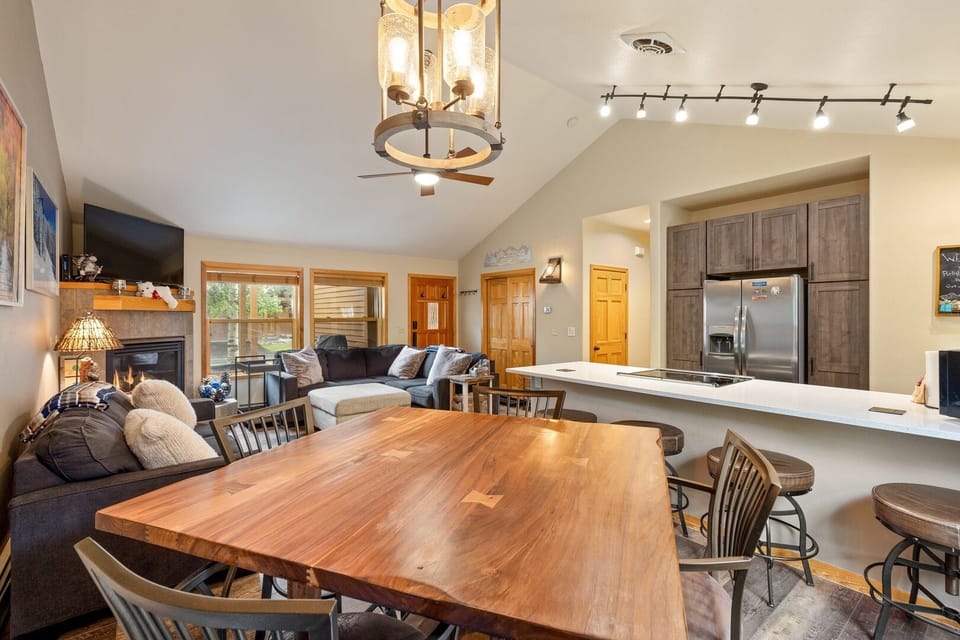 Townhome, 2 Bedrooms | Interior