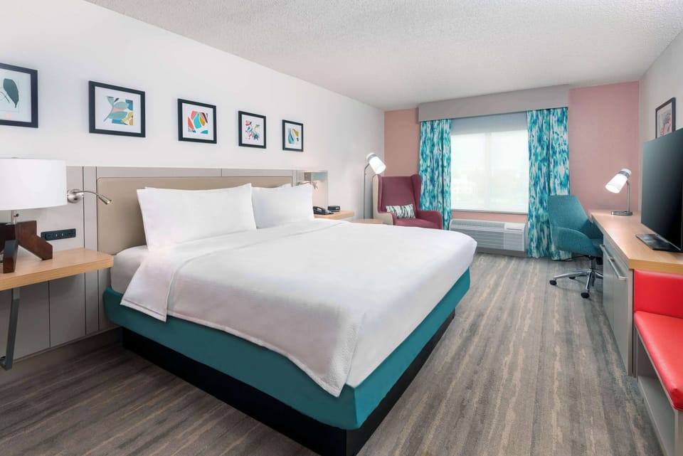 In-room safe, desk, iron/ironing board, cribs/infant beds