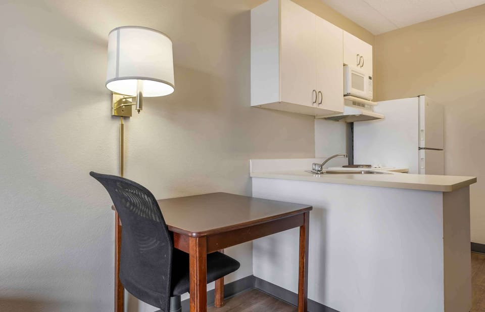 Studio, 2 Double Beds, Non Smoking | Private kitchen | Fridge, microwave, stovetop, coffee/tea maker