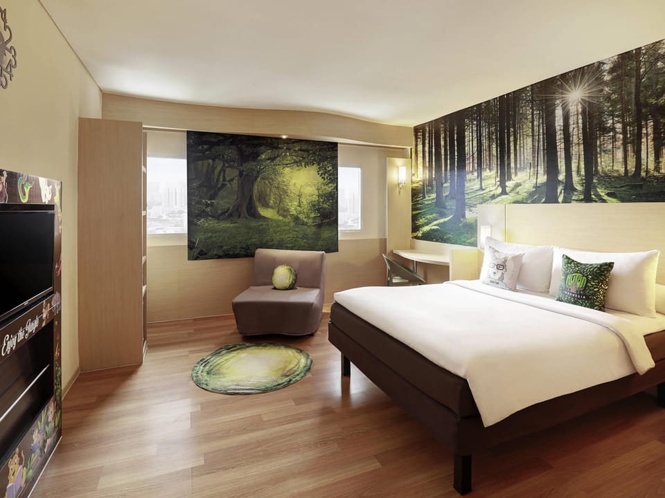 Family Room, Accessible (The Jungle) | Minibar, in-room safe, desk, laptop workspace