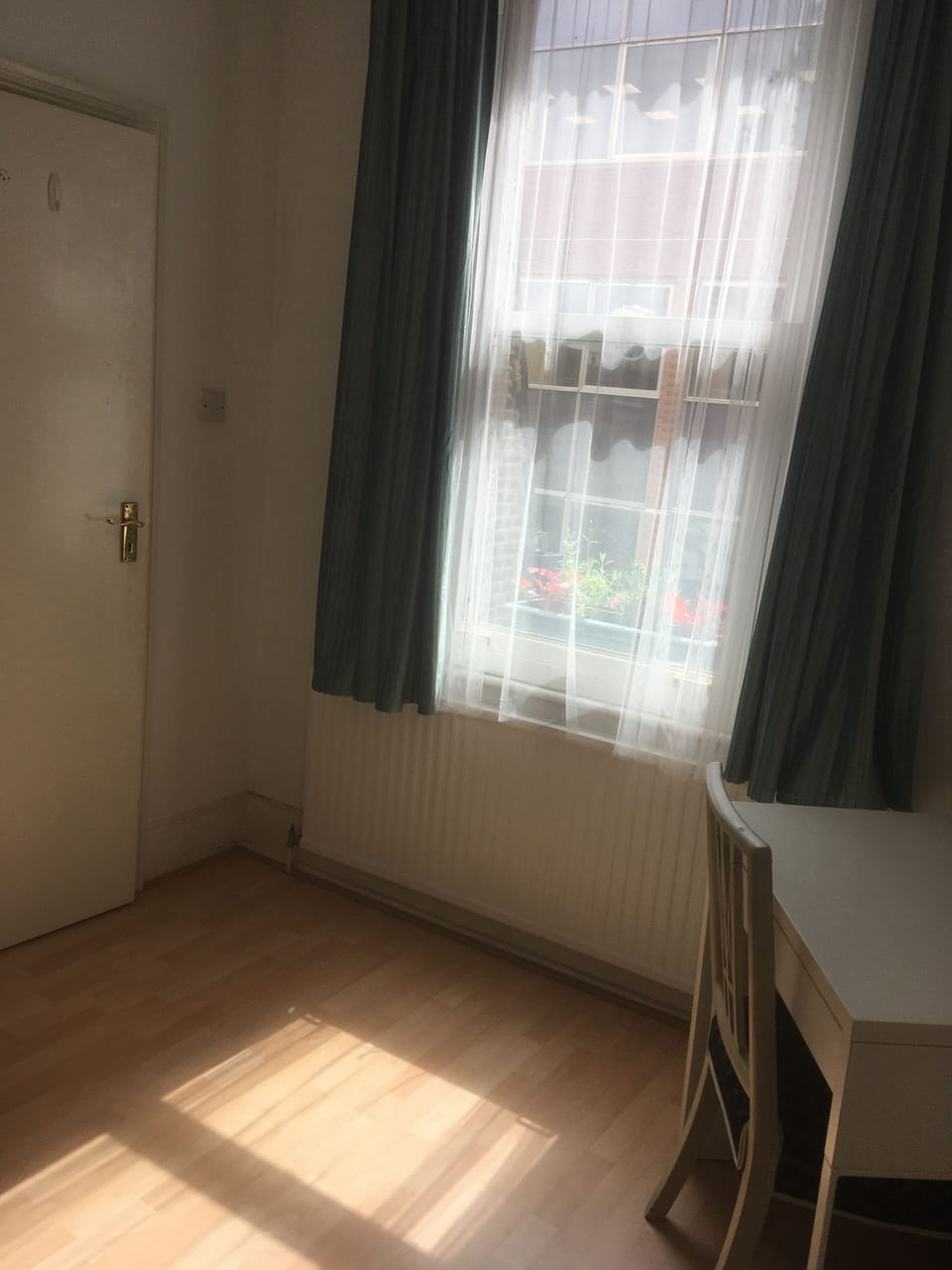 Basic Apartment | Individually decorated, individually furnished, desk, laptop workspace