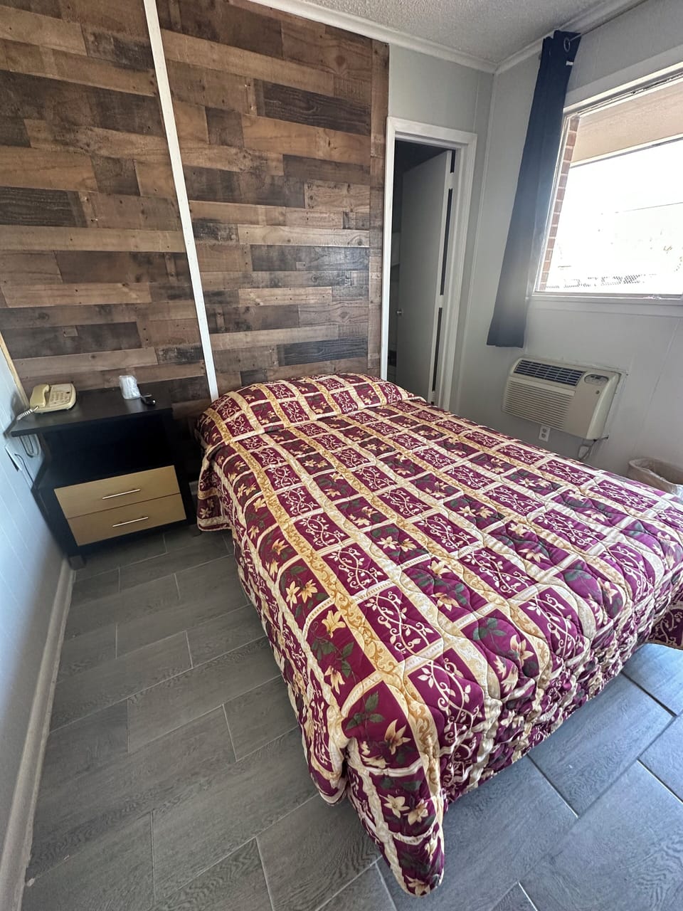 Standard Single Room, Ground Floor | Desk, free WiFi, bed sheets